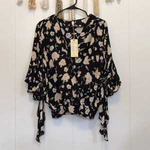 NWT Elan Floral Top